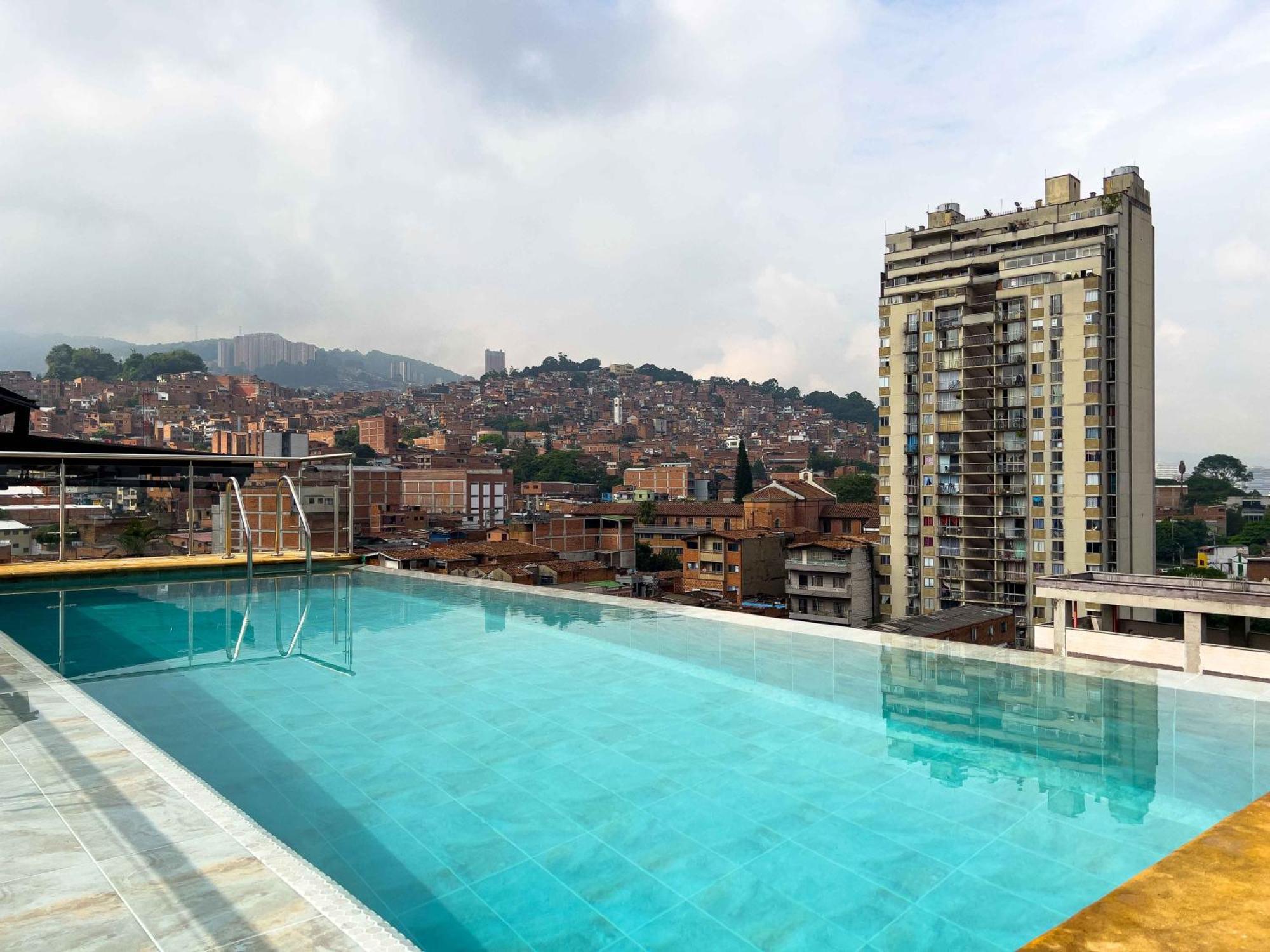 Apartahotel מדיין מראה חיצוני תמונה